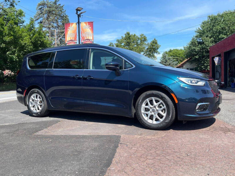 2022 Chrysler Pacifica Touring L