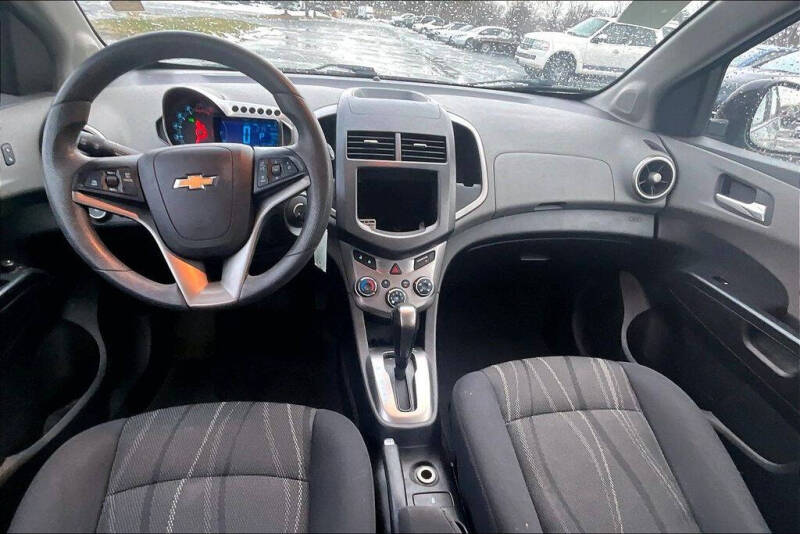 2016 Chevrolet Sonic LT Auto