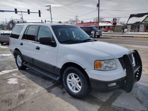 2004 Ford Expedition for sale at GLOBAL AUTOMOTIVE in Grayslake IL