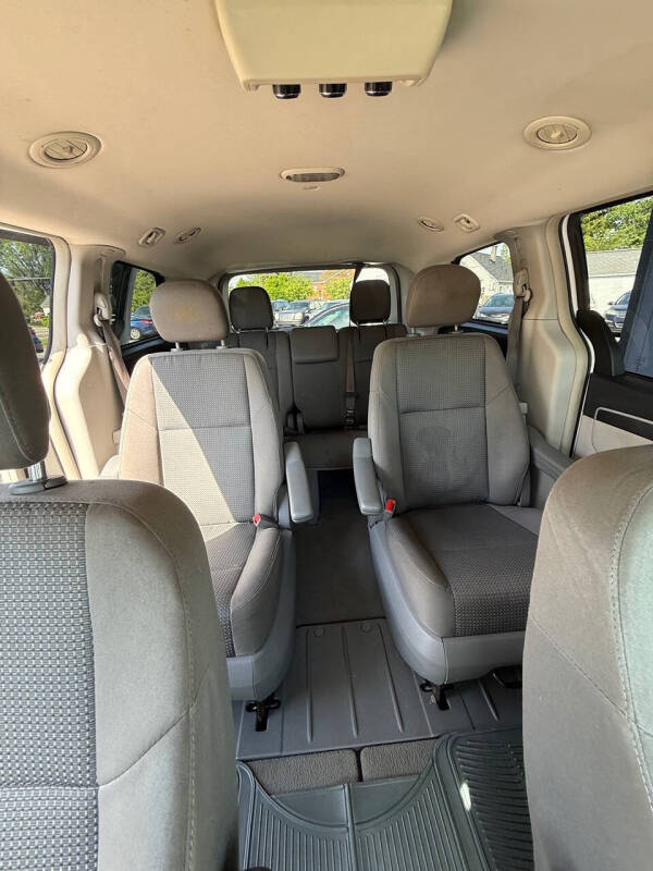 2013 Volkswagen Routan S