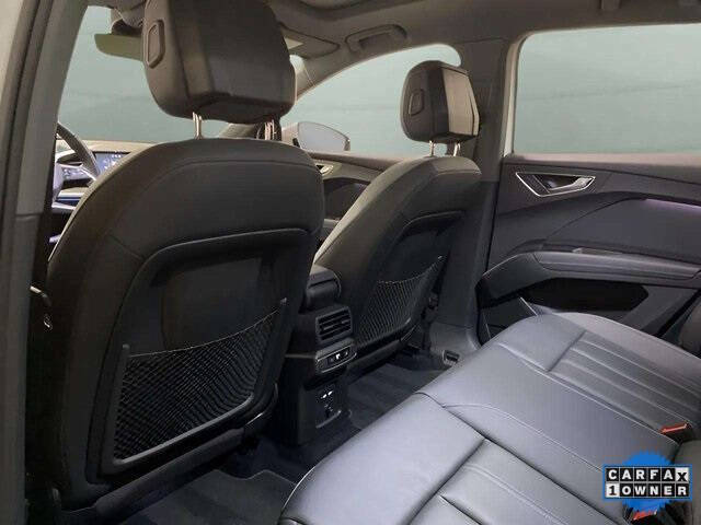 2024 Audi Q4 e-tron quattro Premium Plus 50