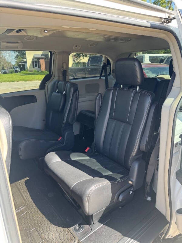 2015 Chrysler Town and Country Touring