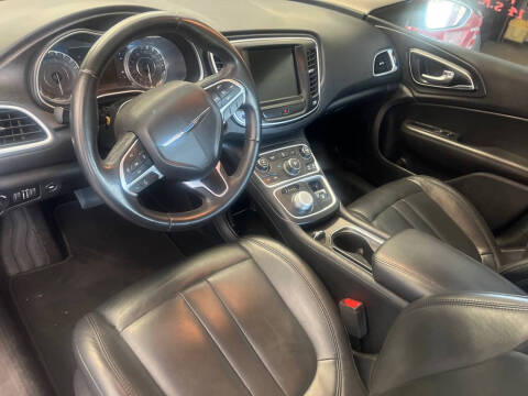 2017 Chrysler 200 Limited Platinum