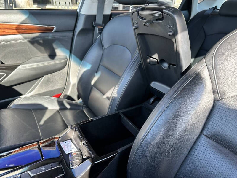 2017 Kia Cadenza Premium