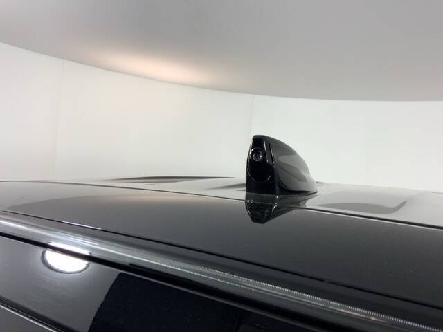 2023 Land Rover Defender 110 V8