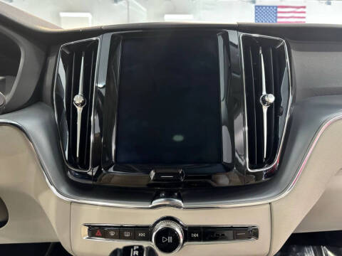 2019 Volvo XC60 T5 Momentum