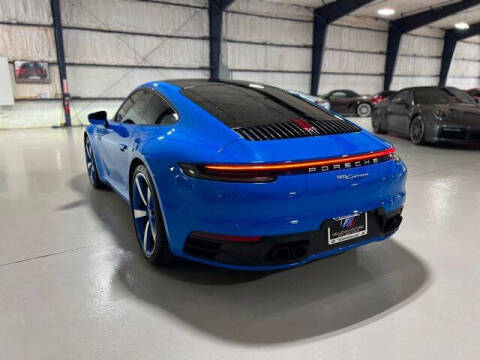 2022 Porsche 911 Carrera