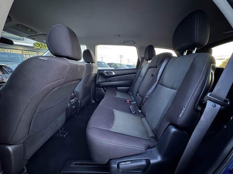 2020 Nissan Pathfinder S