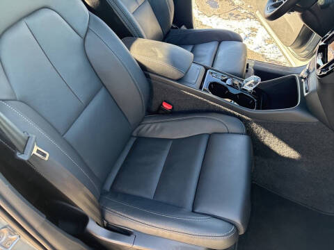 2025 Volvo XC40 B5 Plus Bright Theme