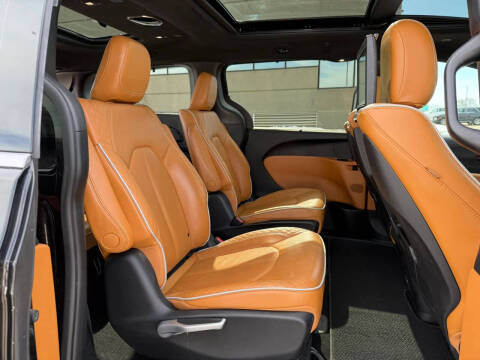 2021 Chrysler Pacifica Hybrid Pinnacle