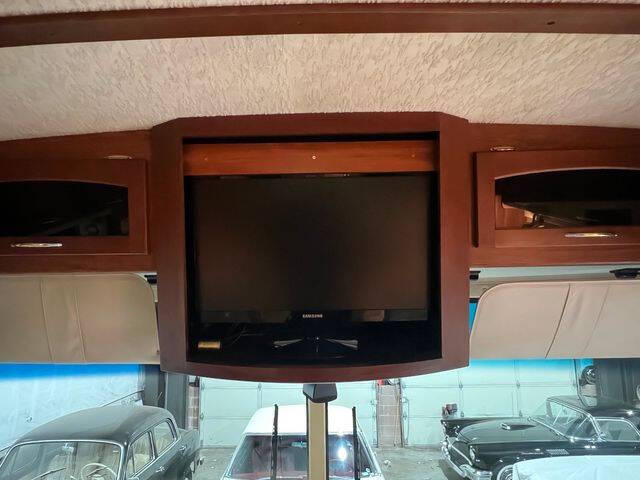 2002 Freightliner XC Chassis