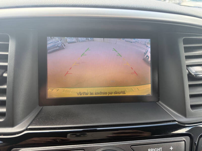 2015 Nissan Pathfinder SV