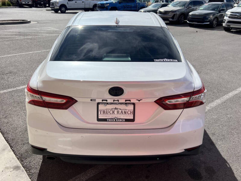 2019 Toyota Camry Hybrid XLE