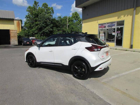 2023 Nissan Kicks SR