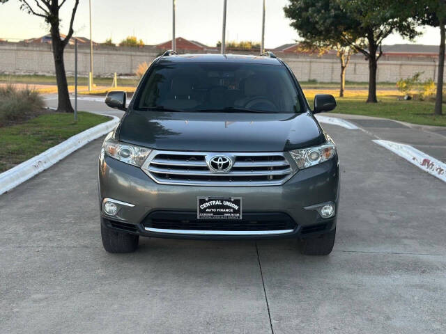 2012 Toyota Highlander for sale at Central Union Auto Finance LLC in Austin, TX