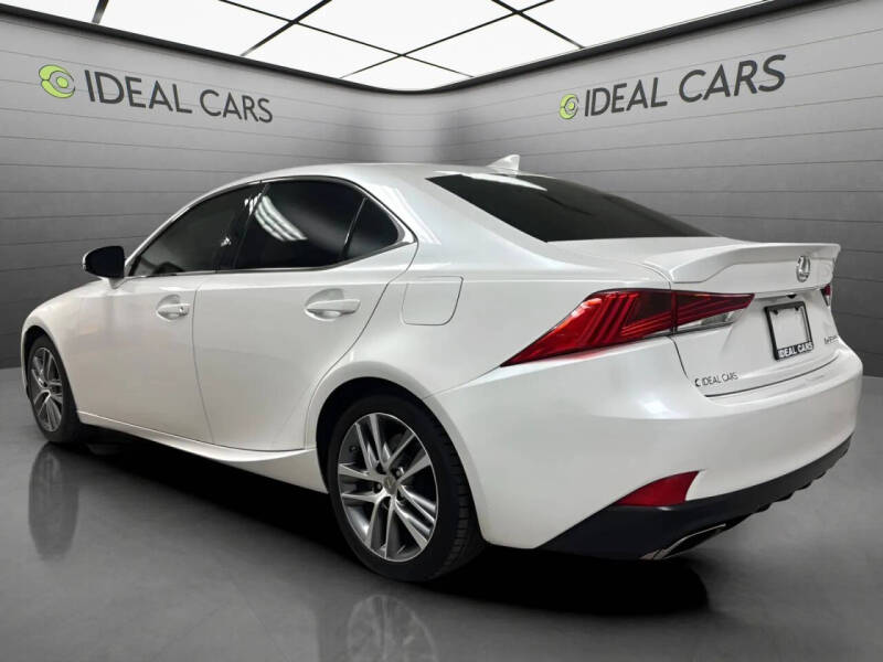 2019 Lexus IS 300