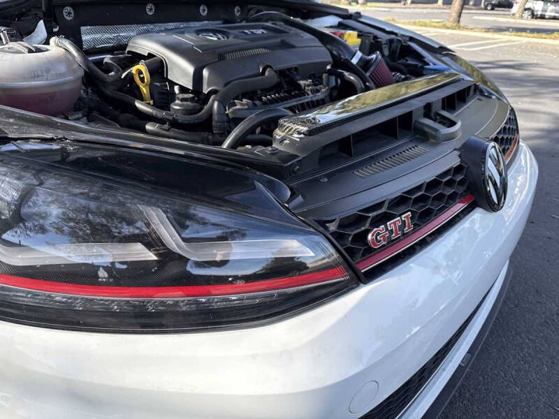 2017 Volkswagen Golf GTI S