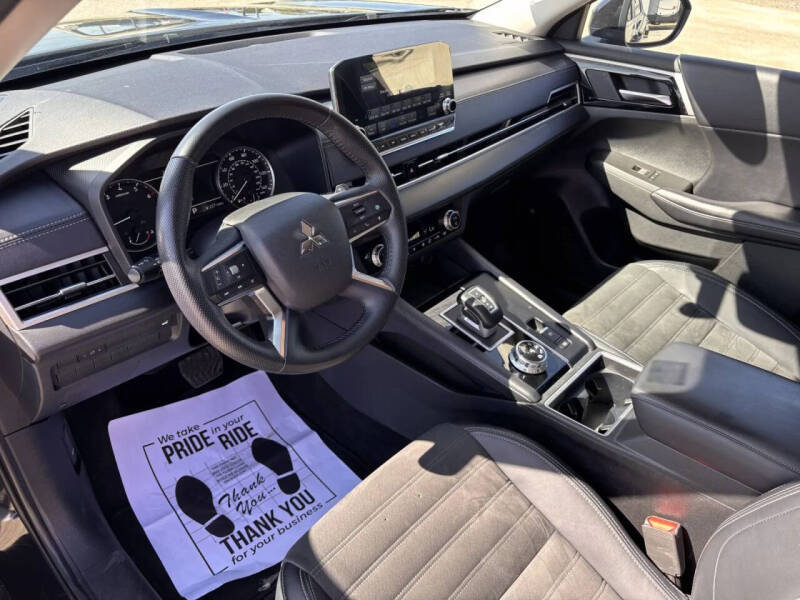 2024 Mitsubishi Outlander SE