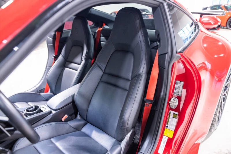 2020 Porsche 911 Carrera