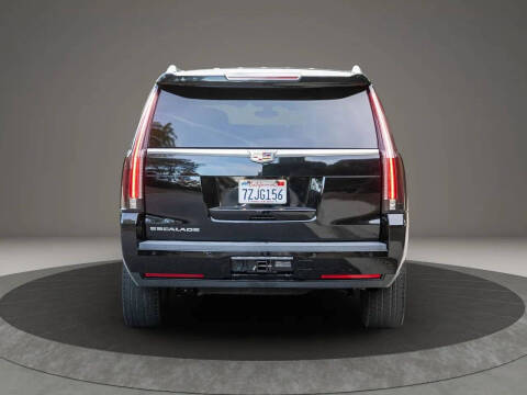 2018 Cadillac Escalade Standard