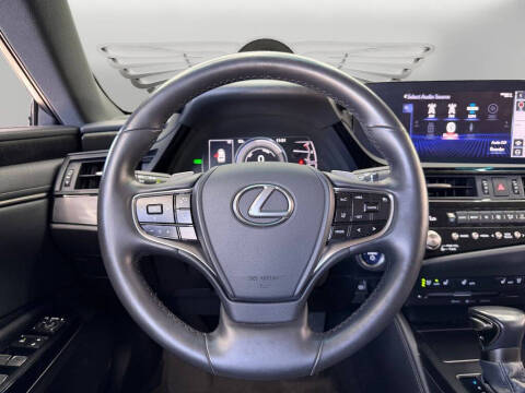 2022 Lexus ES 300h