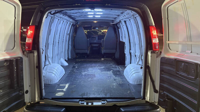 2021 Chevrolet Express 2500