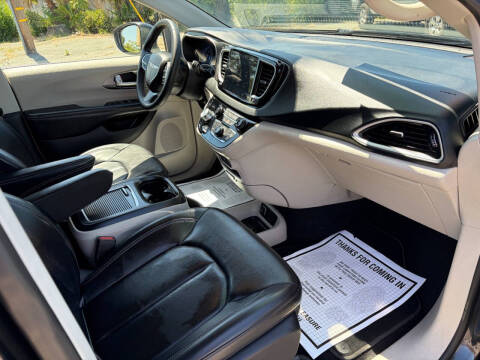 2023 Chrysler Pacifica Touring L