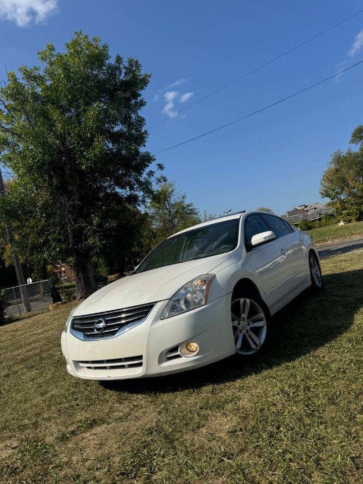 2012 Nissan Altima for sale at H & H AUTO GROUP in Detroit, MI