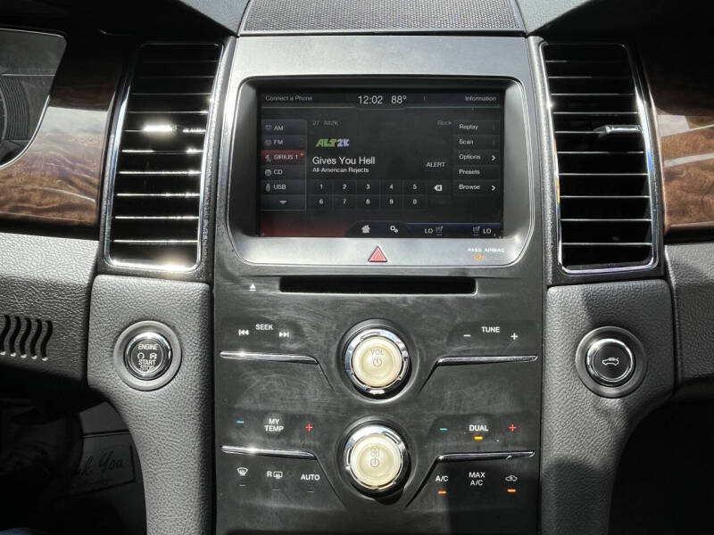 2015 Ford Taurus Limited
