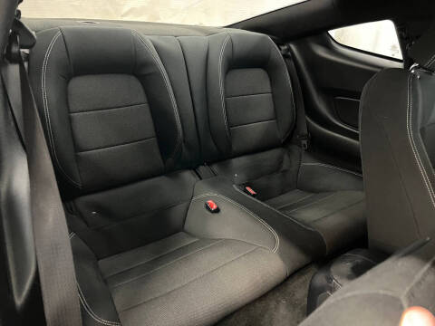 2016 Ford Mustang V6