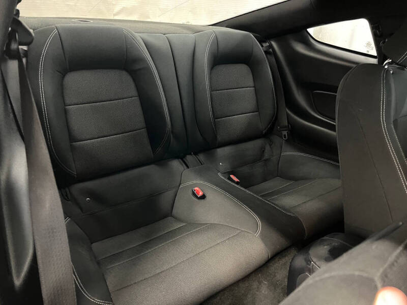 2016 Ford Mustang V6