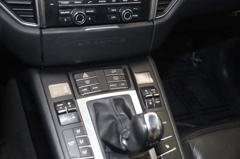 2015 Porsche Macan S