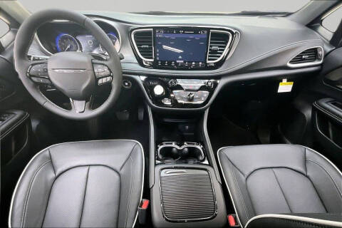 2027 Chrysler Pacifica Limited