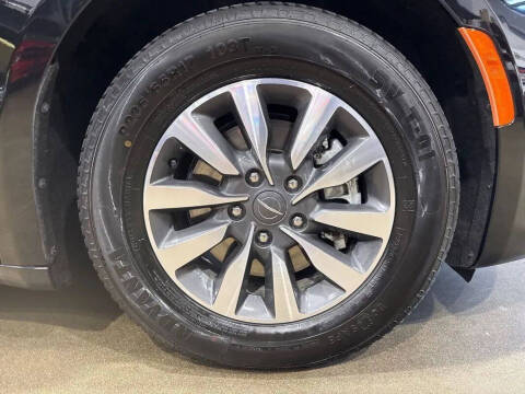 2024 Chrysler Pacifica Plug-In Hybrid Select