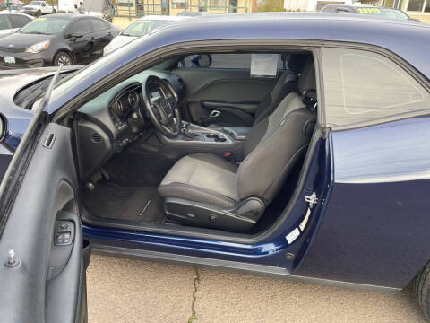 2015 Dodge Challenger SXT