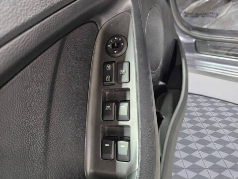 2018 Kia Forte5 SX