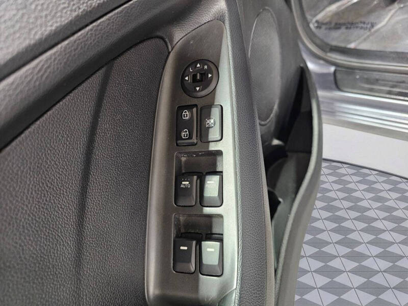 2018 Kia Forte5 SX