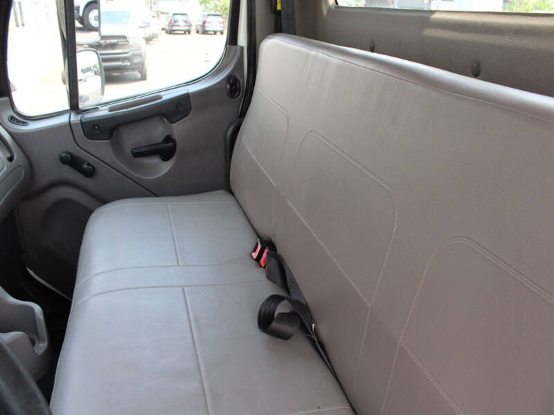 2015 Freightliner M2 106