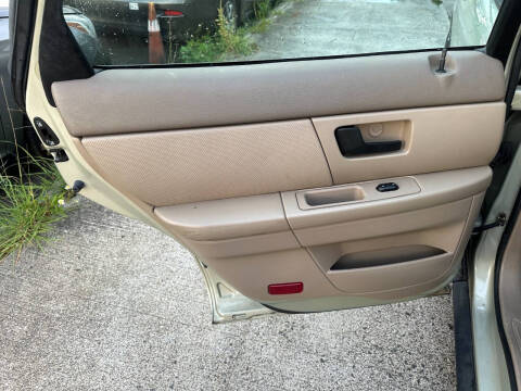 2005 Ford Taurus SEL