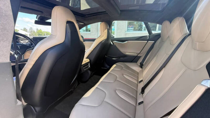 2015 Tesla Model S