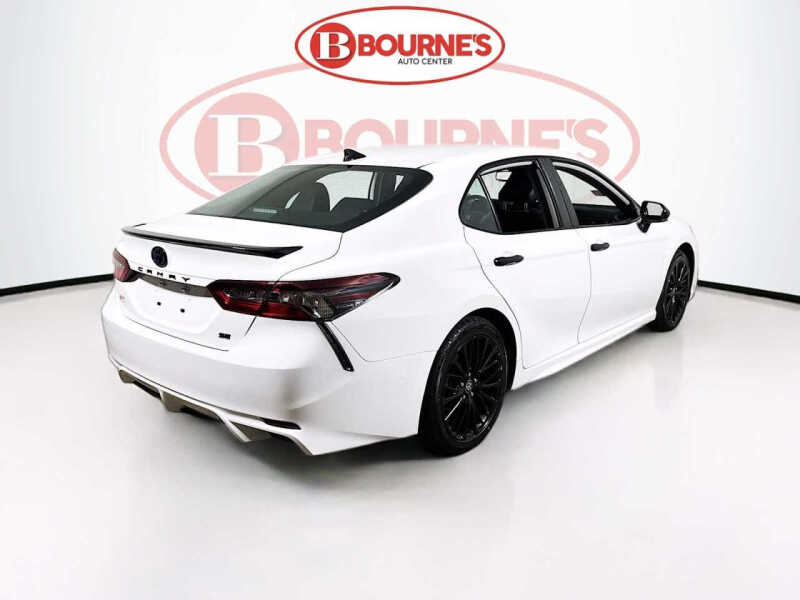 2022 Toyota Camry Hybrid SE Nightshade