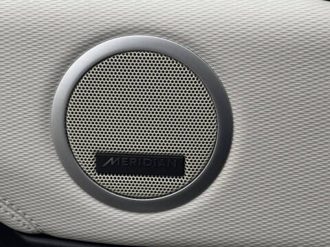 2023 Land Rover Discovery P300 S R-Dynamic