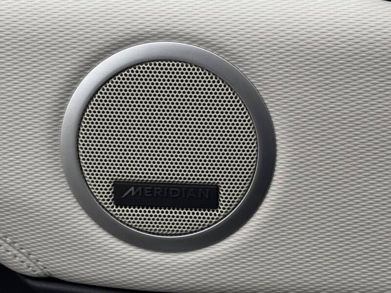 2023 Land Rover Discovery P300 S R-Dynamic