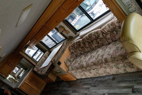 2000 Freightliner XC Chassis