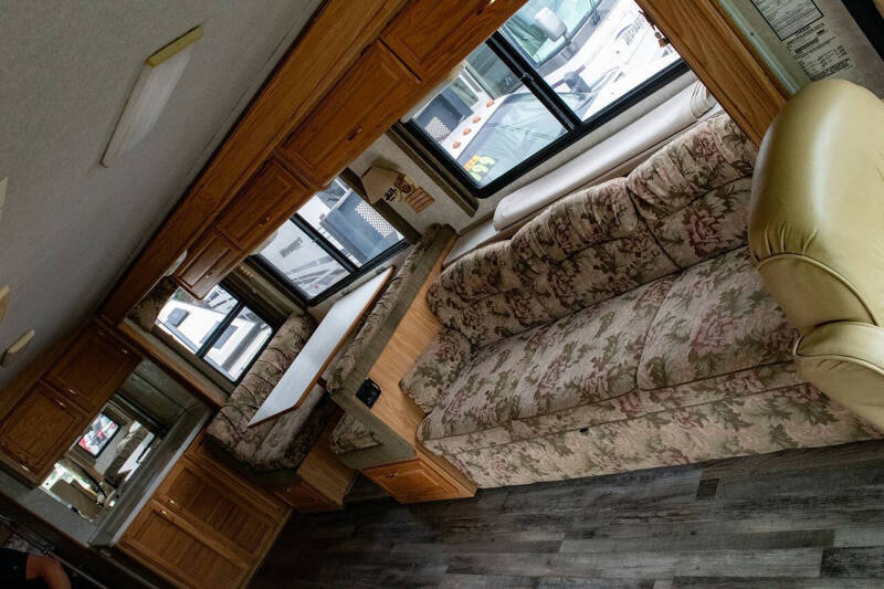 2000 Freightliner XC Chassis