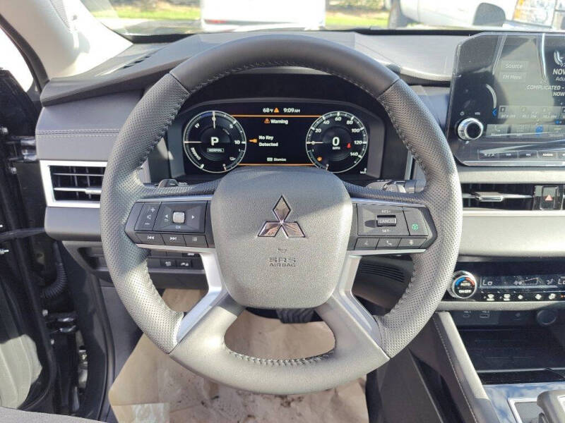2025 Mitsubishi Outlander PHEV SE