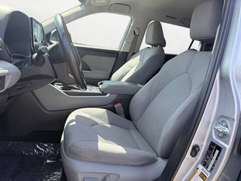 2021 Toyota Highlander LE