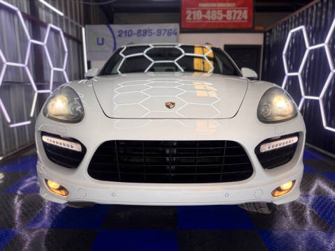 2013 Porsche Cayenne GTS