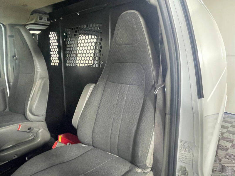2023 GMC Savana 2500