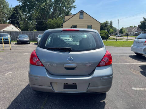 2012 Nissan Versa 1.8 S